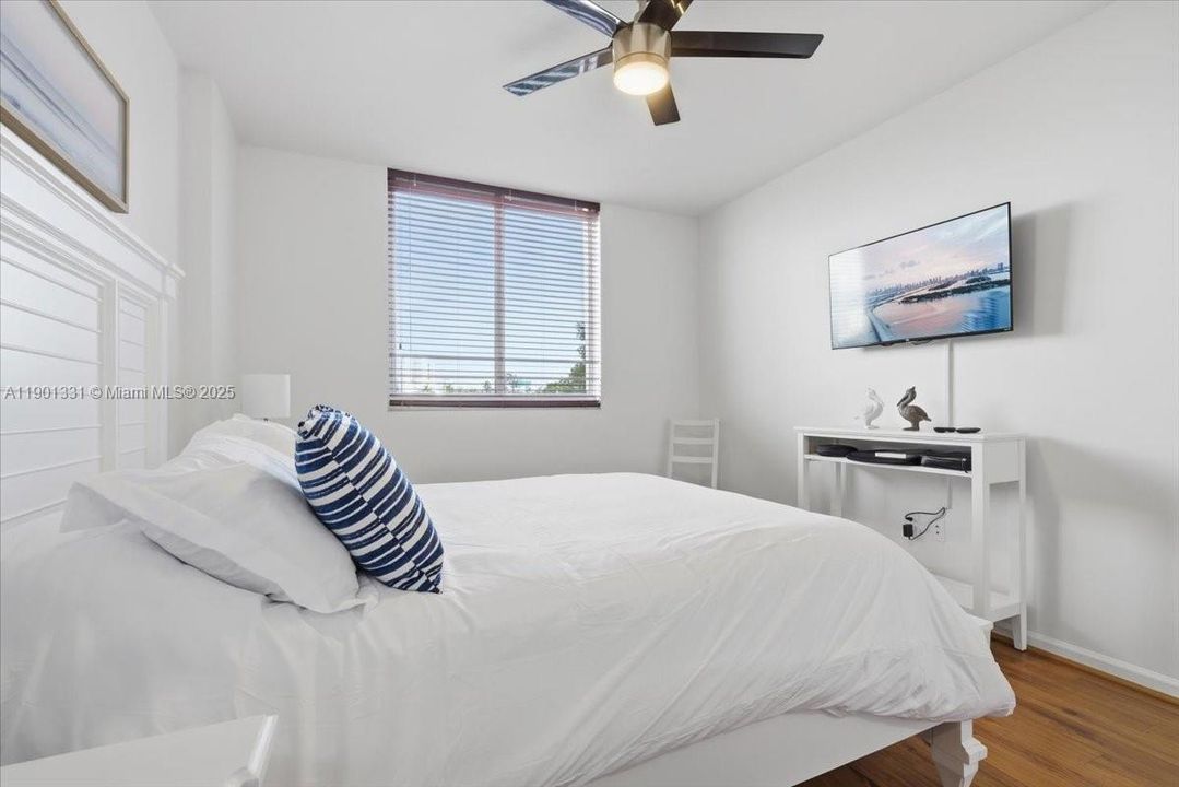 For Rent: $3,200 (2 beds, 2 baths, 1082 Square Feet)