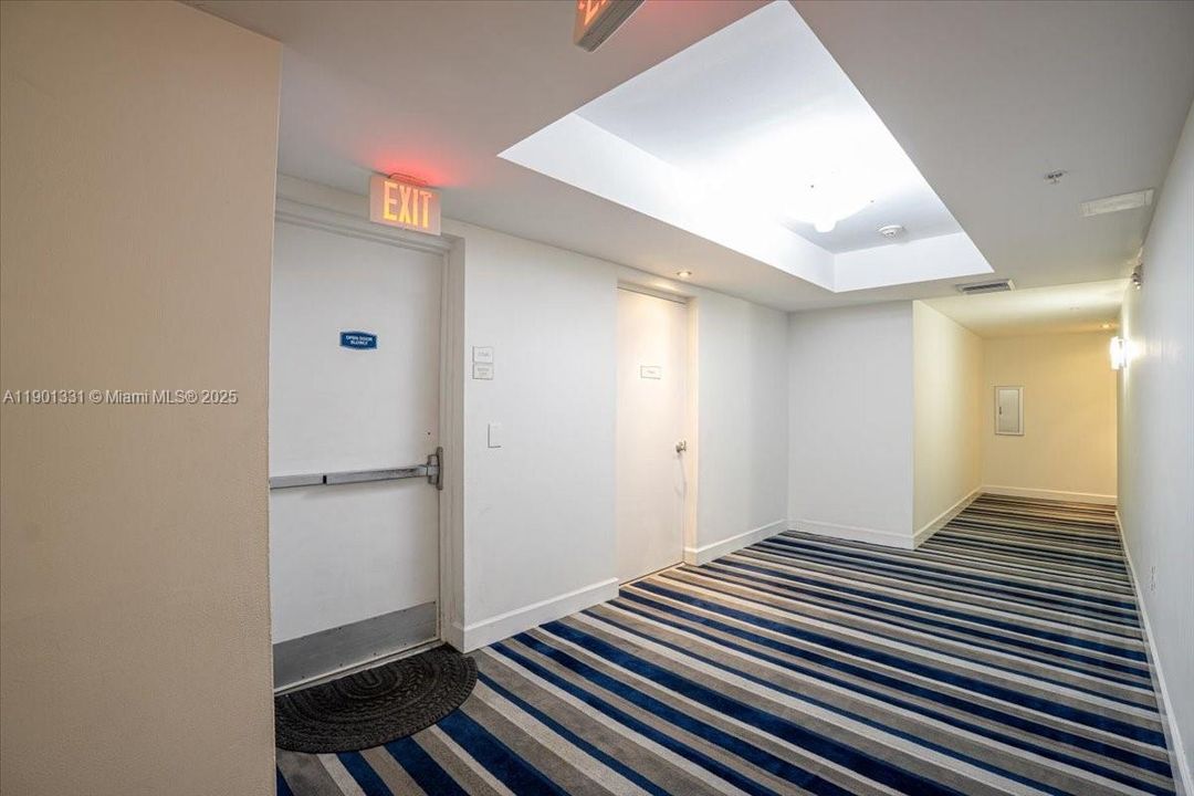 For Rent: $3,200 (2 beds, 2 baths, 1082 Square Feet)