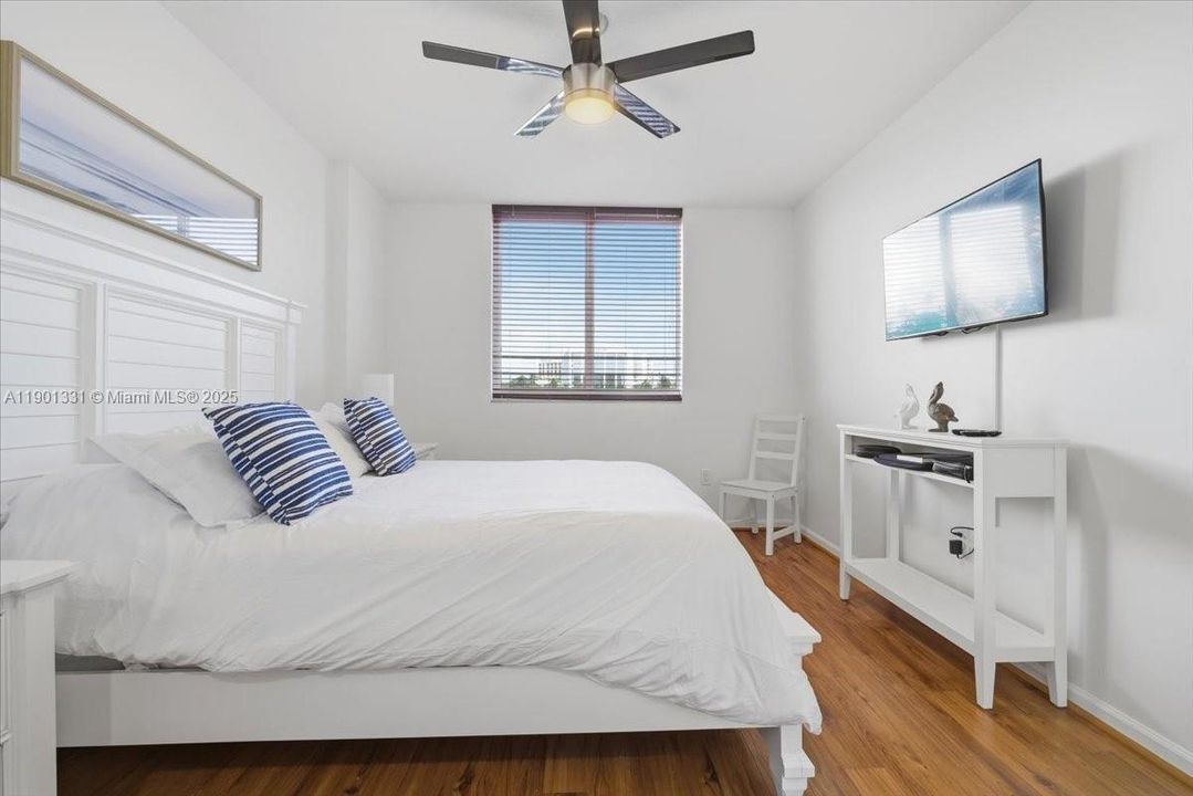 For Rent: $3,200 (2 beds, 2 baths, 1082 Square Feet)