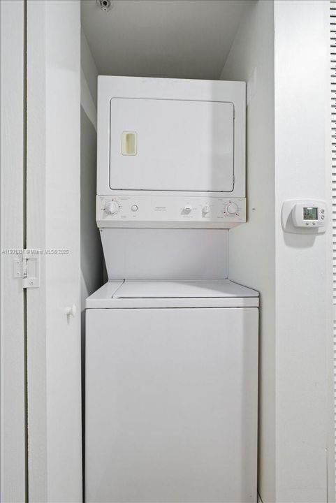 For Rent: $3,200 (2 beds, 2 baths, 1082 Square Feet)