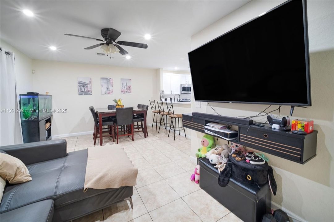 For Sale: $360,000 (3 beds, 2 baths, 1460 Square Feet)