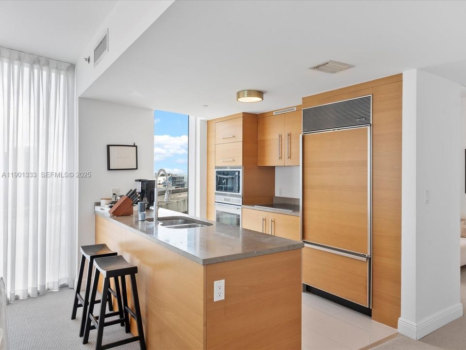 For Sale: $795,000 (2 beds, 1 baths, 1120 Square Feet)