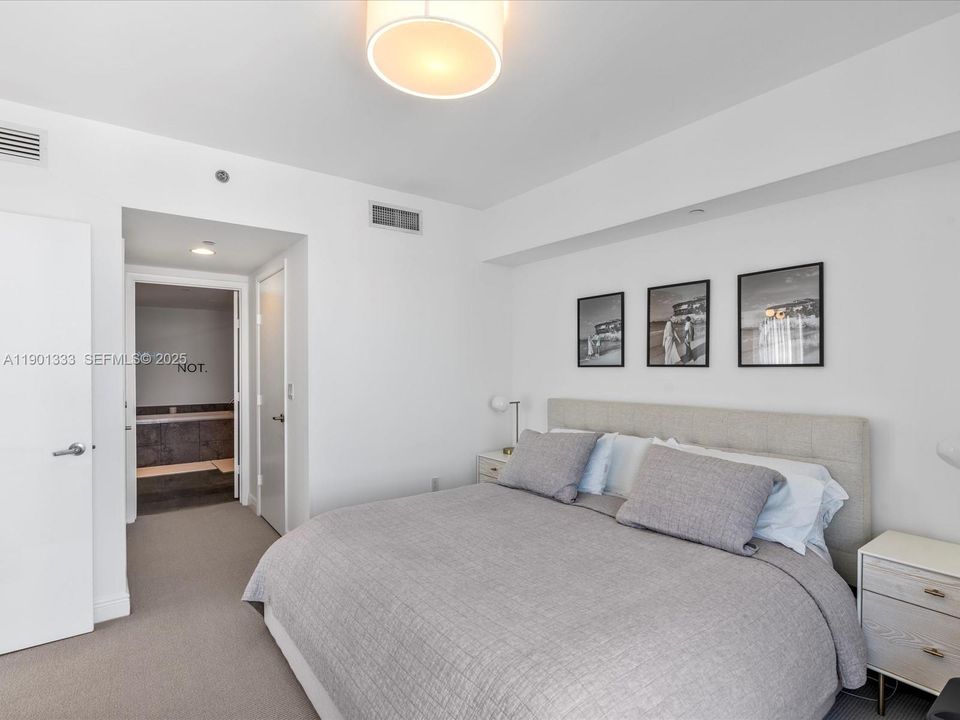 For Sale: $795,000 (2 beds, 1 baths, 1120 Square Feet)