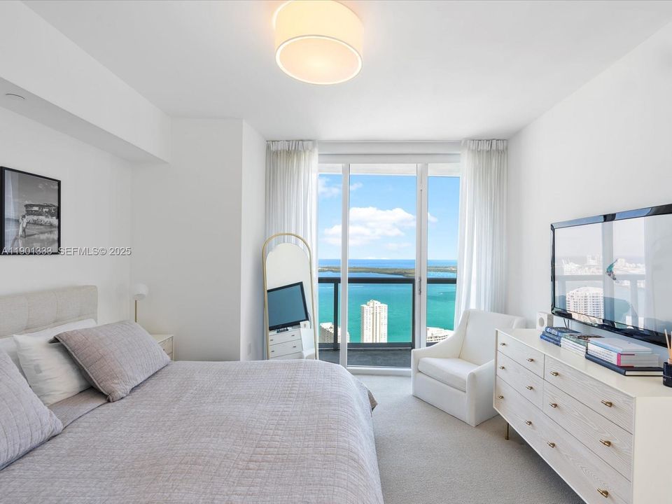 For Sale: $795,000 (2 beds, 1 baths, 1120 Square Feet)