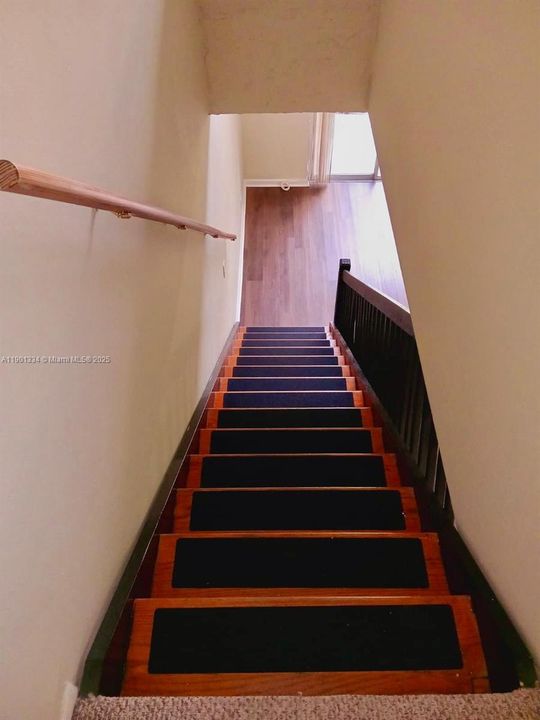 For Rent: $1,675 (1 beds, 1 baths, 982 Square Feet)