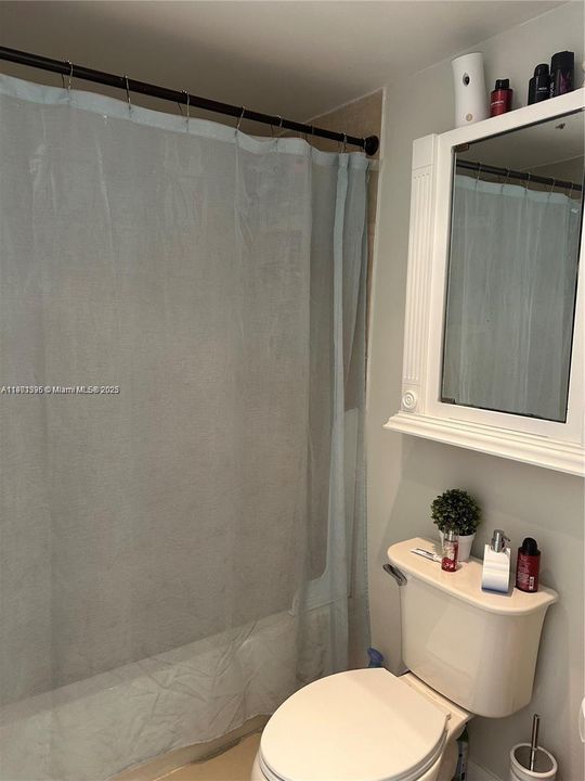 待售: $270,000 (2 贝兹, 1 浴室, 940 平方英尺)