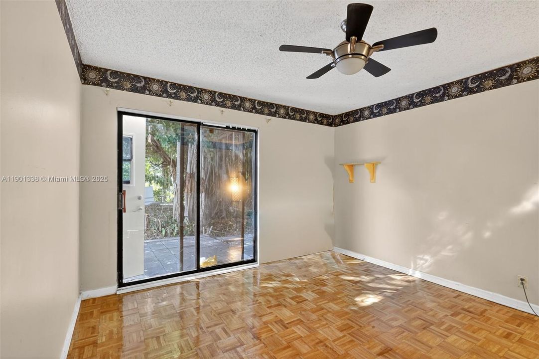 For Sale: $350,000 (3 beds, 2 baths, 1140 Square Feet)