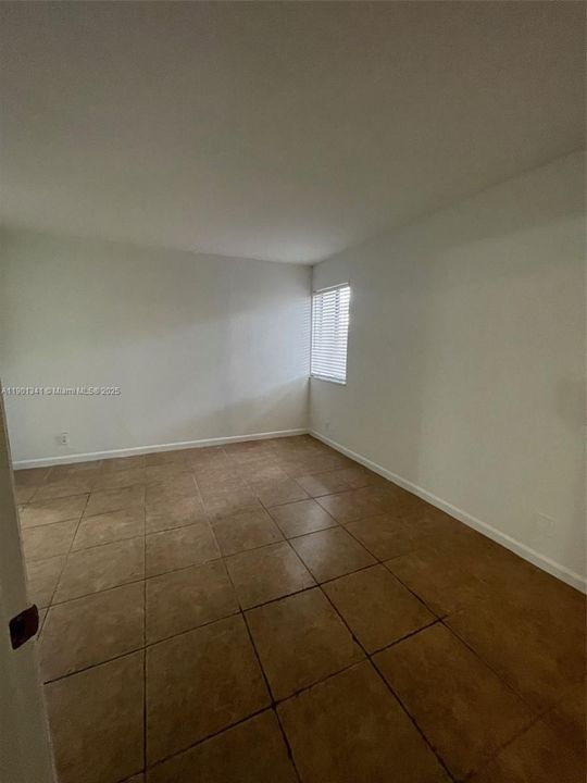 For Rent: $1,950 (2 beds, 2 baths, 970 Square Feet)