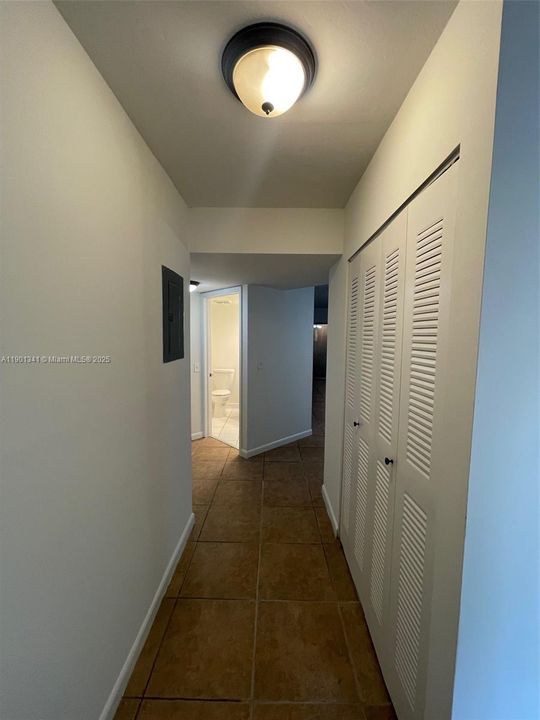 For Rent: $1,950 (2 beds, 2 baths, 970 Square Feet)