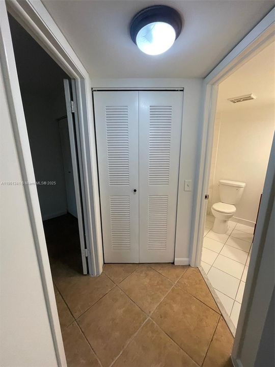 For Rent: $1,950 (2 beds, 2 baths, 970 Square Feet)