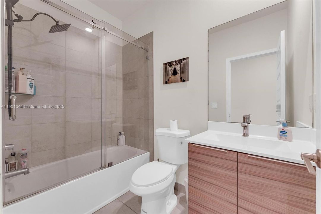 待售: $1,350,000 (5 贝兹, 3 浴室, 3050 平方英尺)