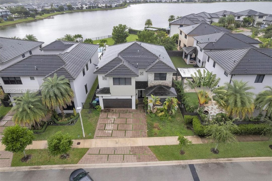 待售: $1,350,000 (5 贝兹, 3 浴室, 3050 平方英尺)