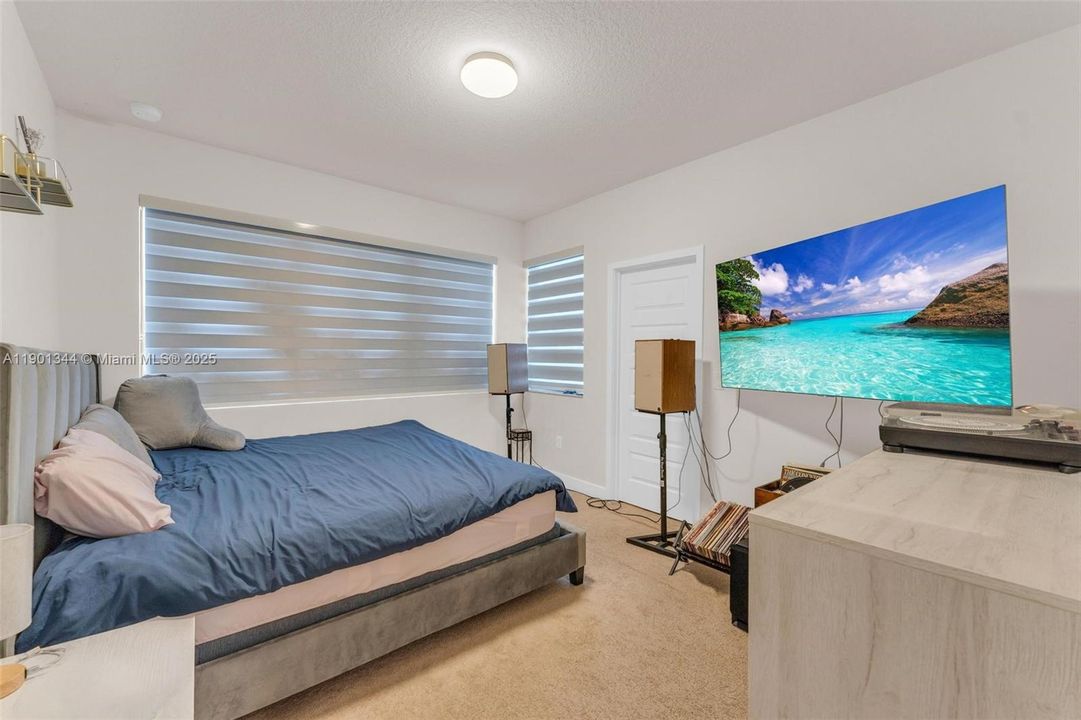 待售: $1,350,000 (5 贝兹, 3 浴室, 3050 平方英尺)