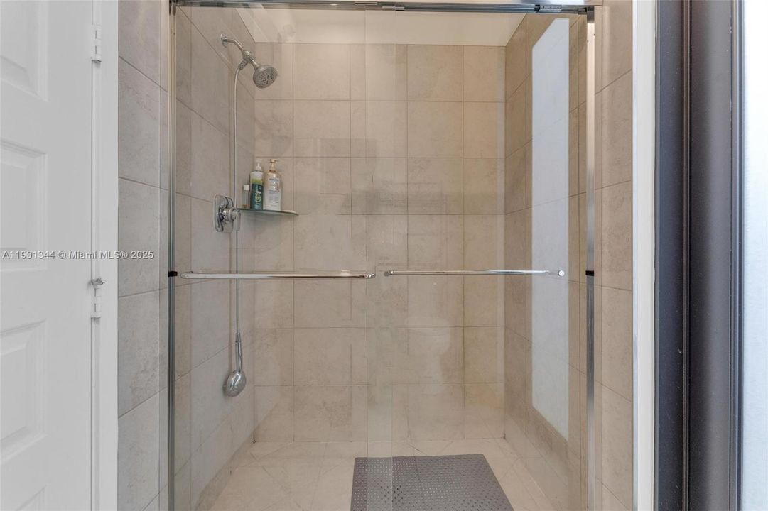 待售: $1,350,000 (5 贝兹, 3 浴室, 3050 平方英尺)