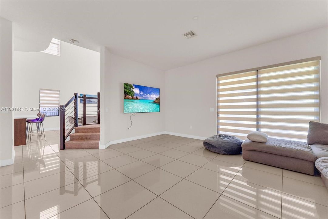 待售: $1,350,000 (5 贝兹, 3 浴室, 3050 平方英尺)