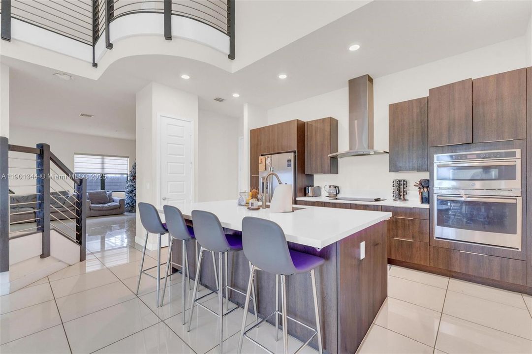 待售: $1,350,000 (5 贝兹, 3 浴室, 3050 平方英尺)