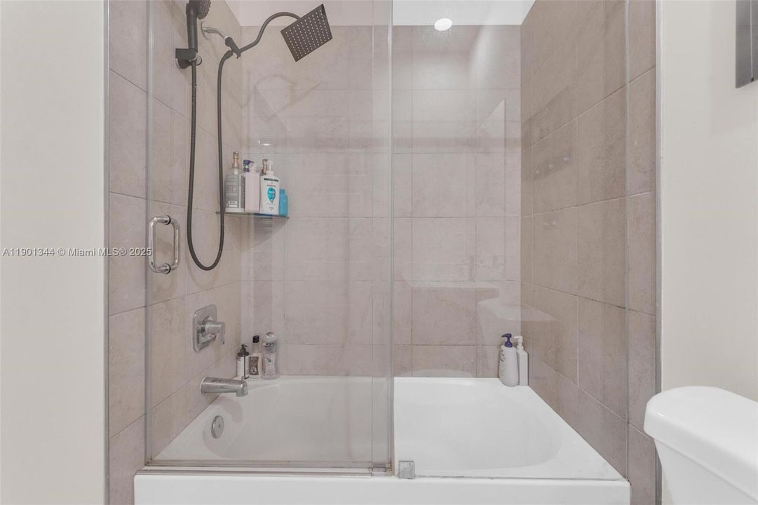 待售: $1,350,000 (5 贝兹, 3 浴室, 3050 平方英尺)