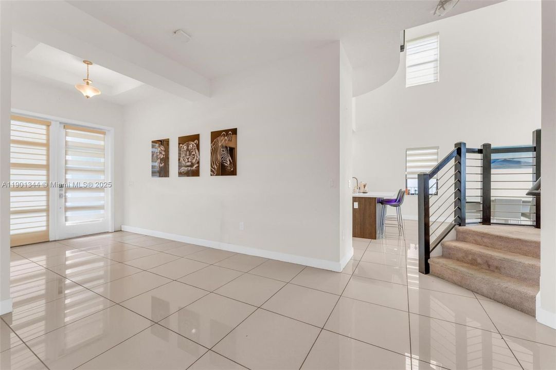 待售: $1,350,000 (5 贝兹, 3 浴室, 3050 平方英尺)