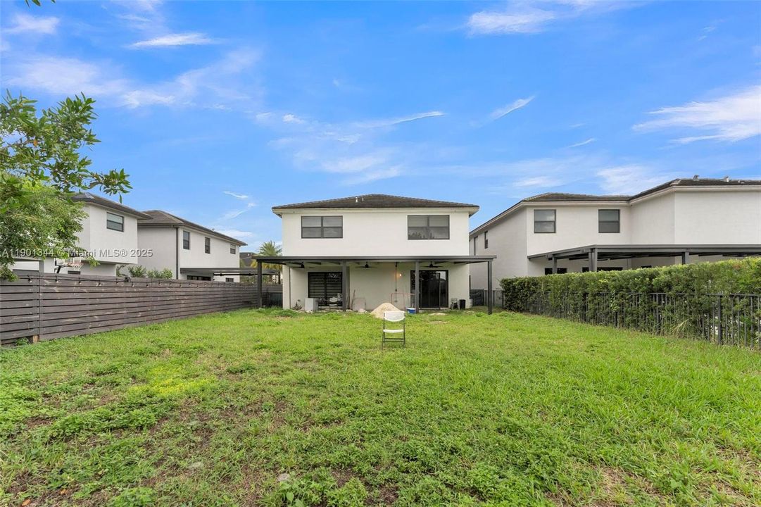 待售: $1,350,000 (5 贝兹, 3 浴室, 3050 平方英尺)