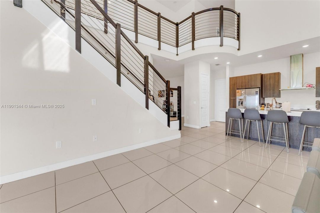 待售: $1,350,000 (5 贝兹, 3 浴室, 3050 平方英尺)