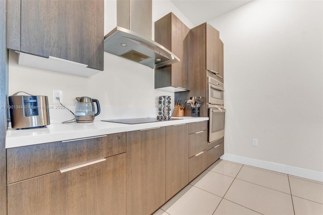 待售: $1,350,000 (5 贝兹, 3 浴室, 3050 平方英尺)