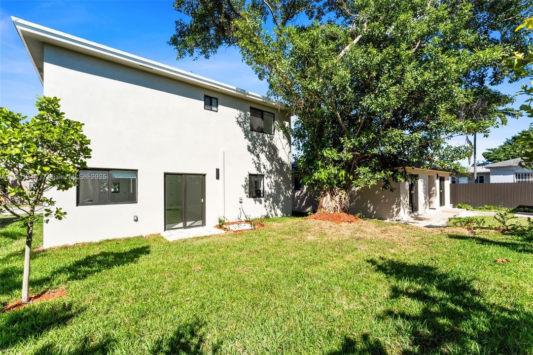 For Sale: $595,000 (4 beds, 2 baths, 1612 Square Feet)