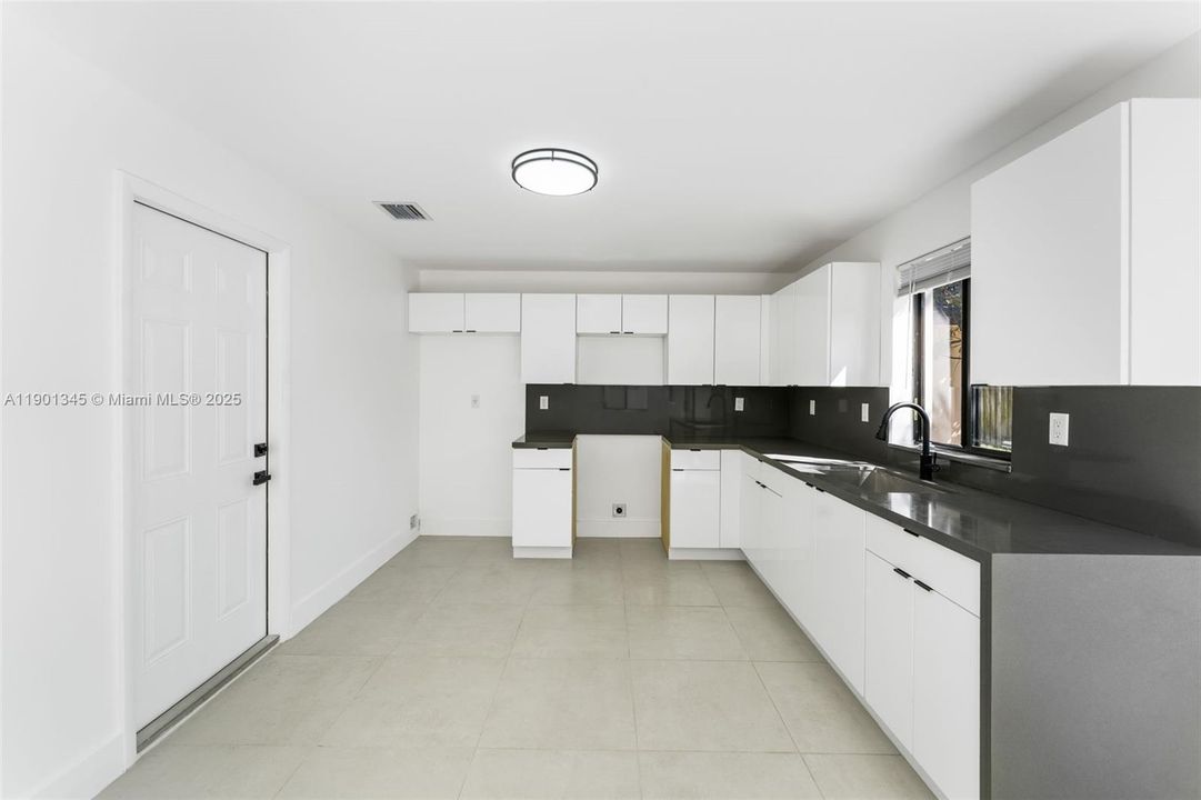 For Sale: $595,000 (4 beds, 2 baths, 1612 Square Feet)