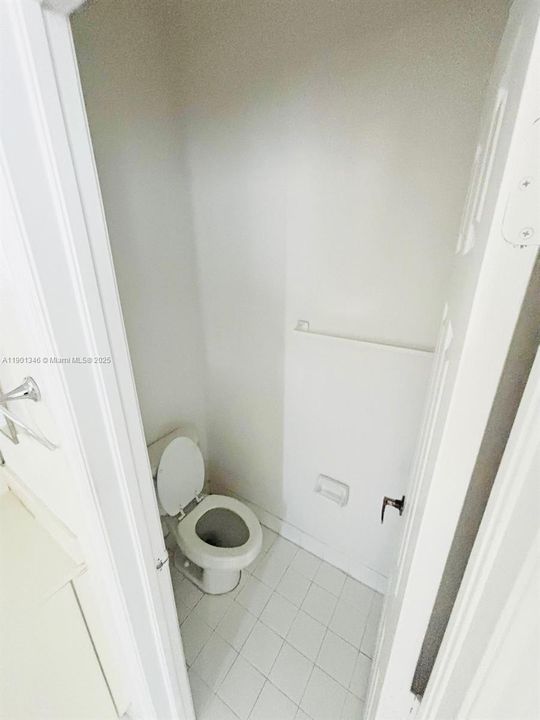 Active With Contract: $2,680 (2 beds, 2 baths, 1282 Square Feet)