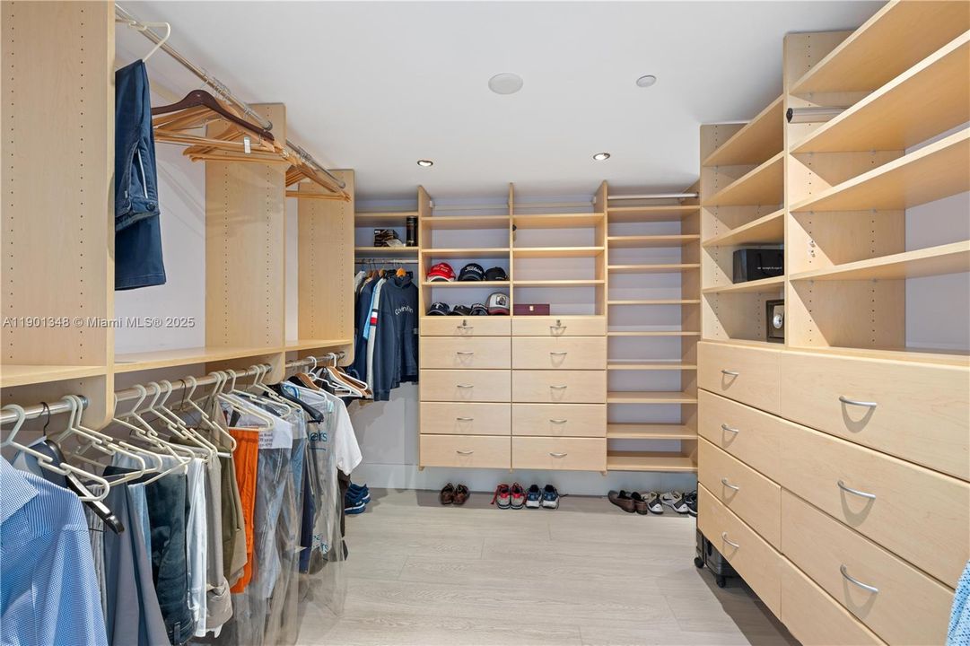 For Sale: $4,500,000 (2 beds, 3 baths, 2183 Square Feet)