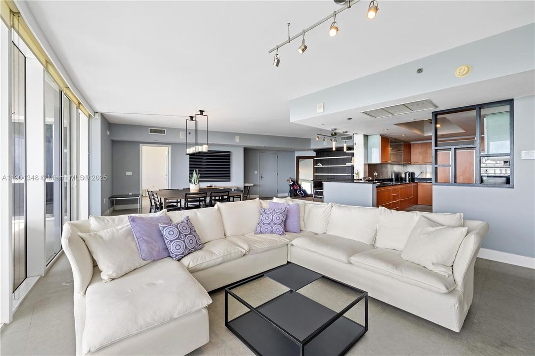 For Sale: $4,500,000 (2 beds, 3 baths, 2183 Square Feet)