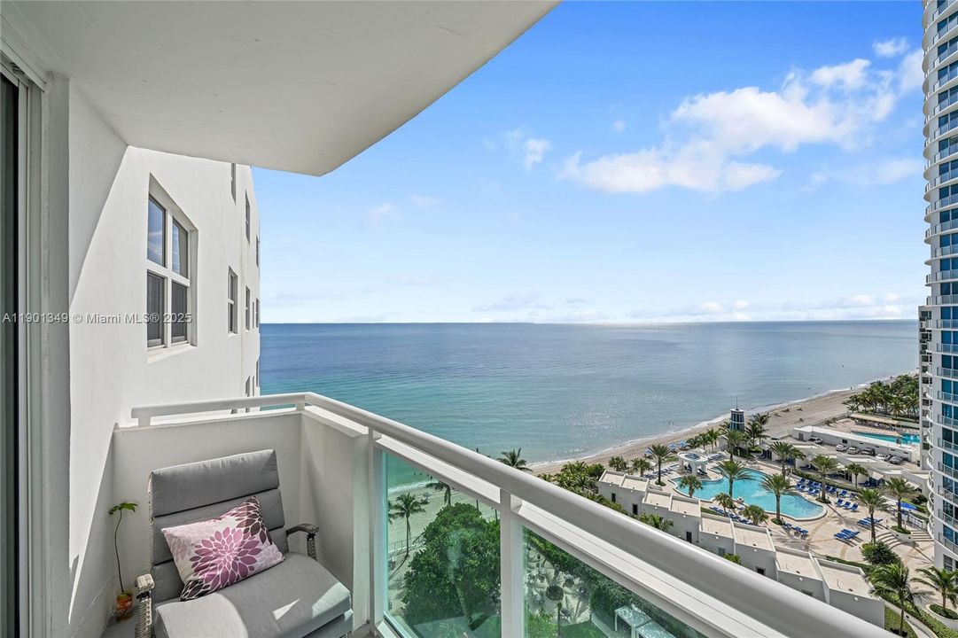 待售: $925,000 (2 贝兹, 2 浴室, 1251 平方英尺)