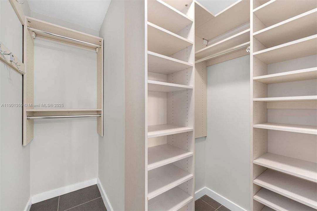 For Sale: $615,000 (2 beds, 2 baths, 1181 Square Feet)