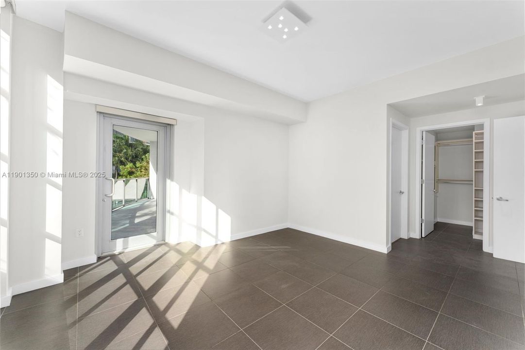 For Sale: $615,000 (2 beds, 2 baths, 1181 Square Feet)