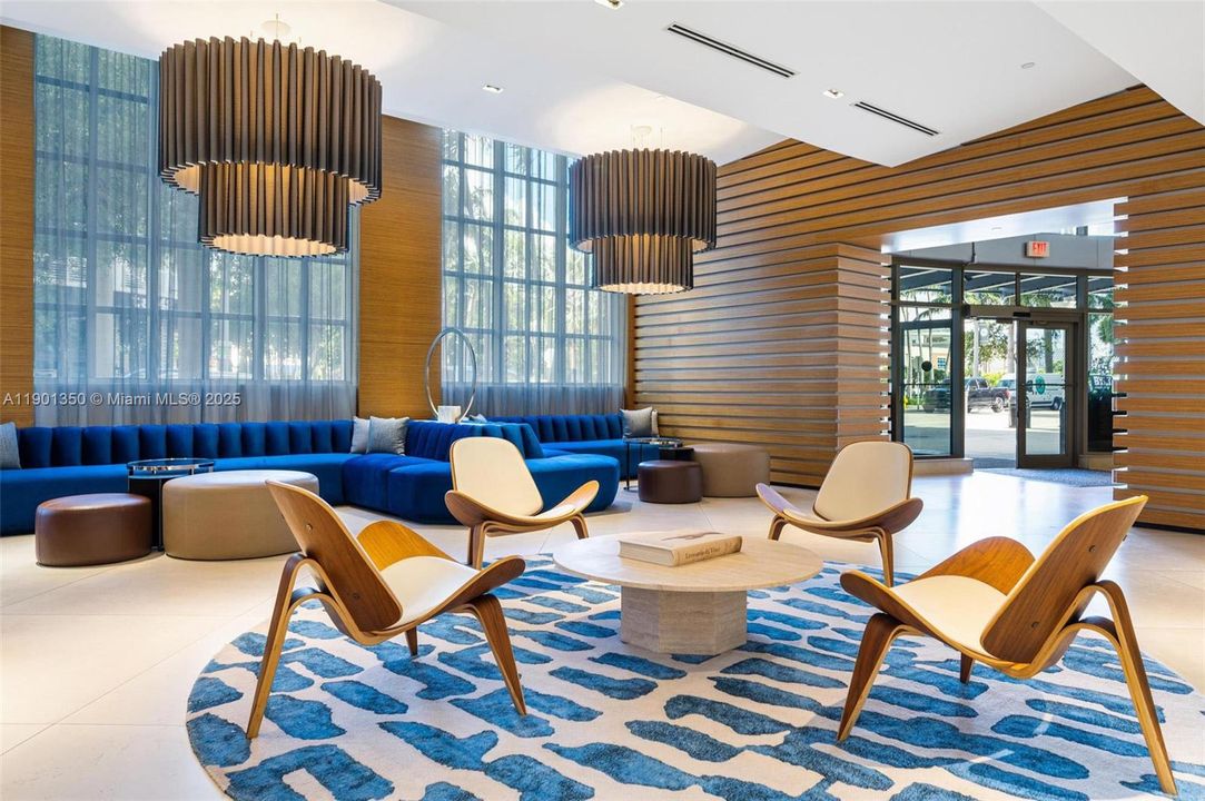 For Sale: $615,000 (2 beds, 2 baths, 1181 Square Feet)