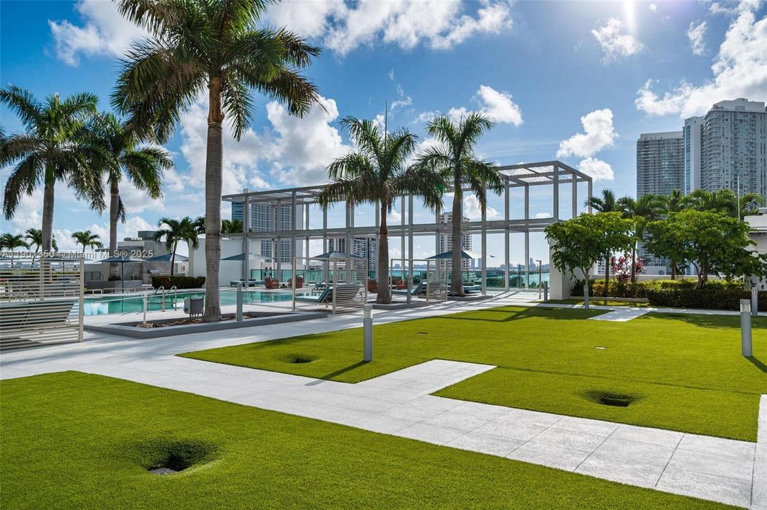 For Sale: $615,000 (2 beds, 2 baths, 1181 Square Feet)