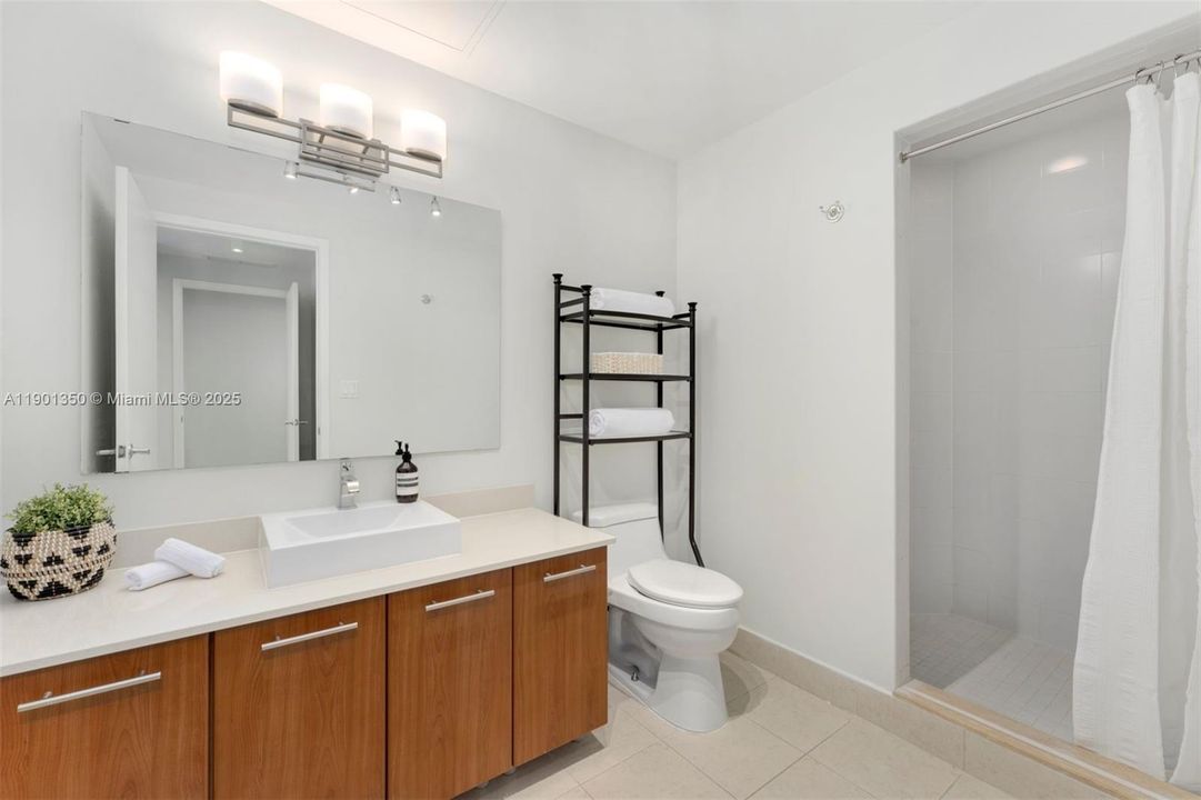 For Sale: $615,000 (2 beds, 2 baths, 1181 Square Feet)