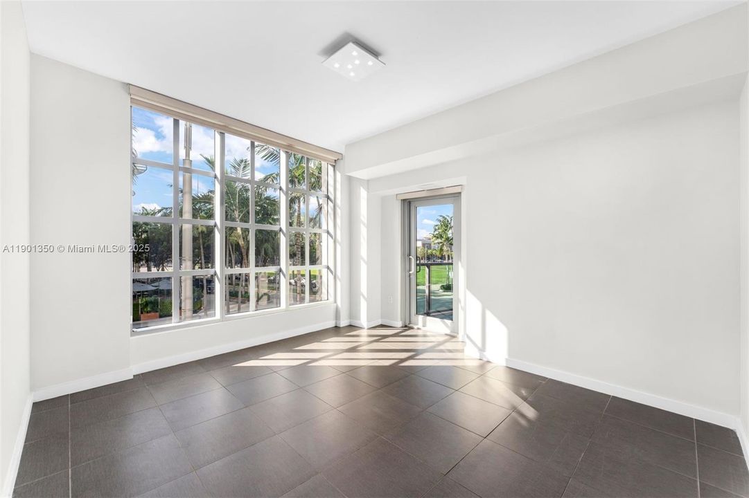 For Sale: $615,000 (2 beds, 2 baths, 1181 Square Feet)