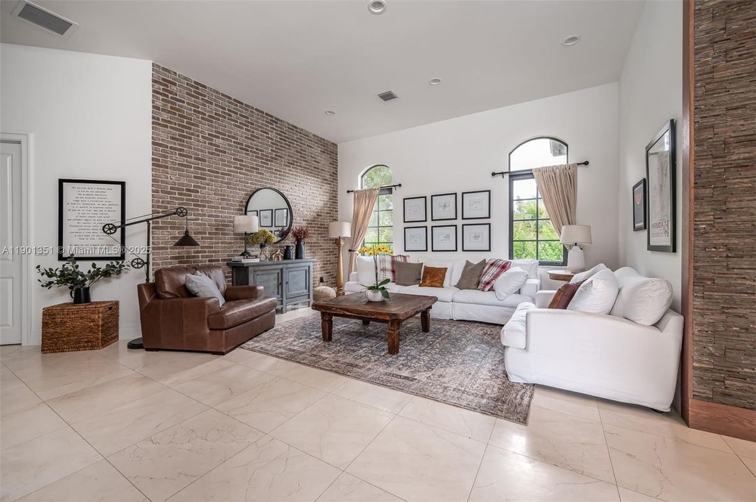 For Sale: $3,699,000 (6 beds, 5 baths, 4625 Square Feet)