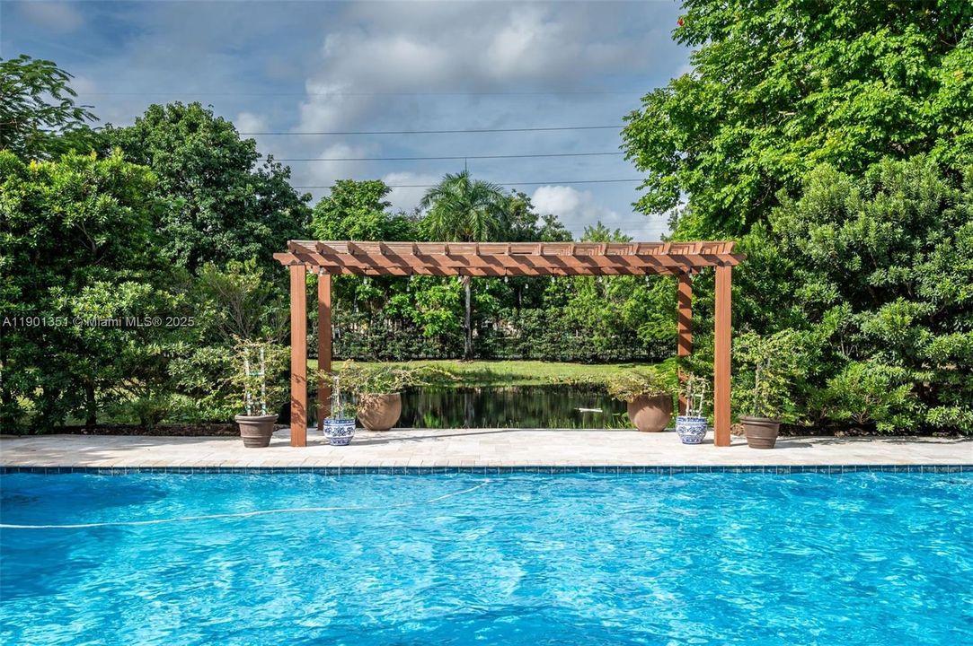 For Sale: $3,699,000 (6 beds, 5 baths, 4625 Square Feet)