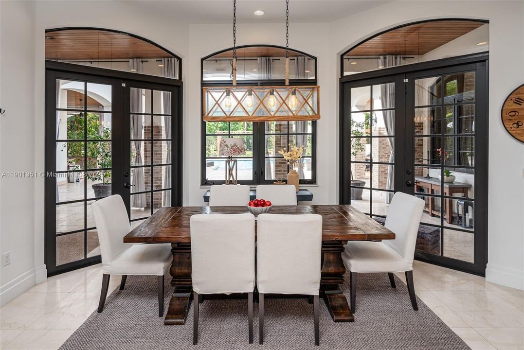 For Sale: $3,699,000 (6 beds, 5 baths, 4625 Square Feet)