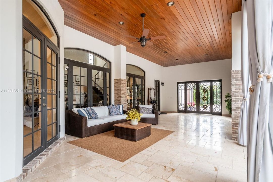 For Sale: $3,699,000 (6 beds, 5 baths, 4625 Square Feet)