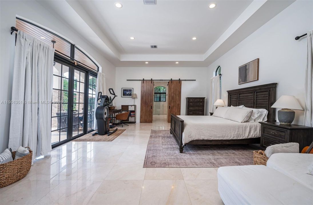 For Sale: $3,699,000 (6 beds, 5 baths, 4625 Square Feet)