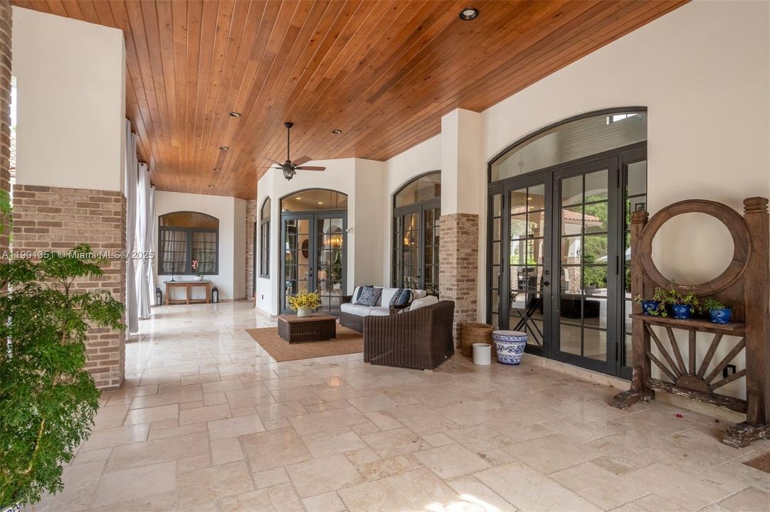 For Sale: $3,699,000 (6 beds, 5 baths, 4625 Square Feet)