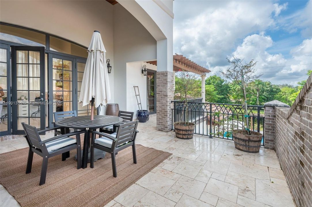 For Sale: $3,699,000 (6 beds, 5 baths, 4625 Square Feet)