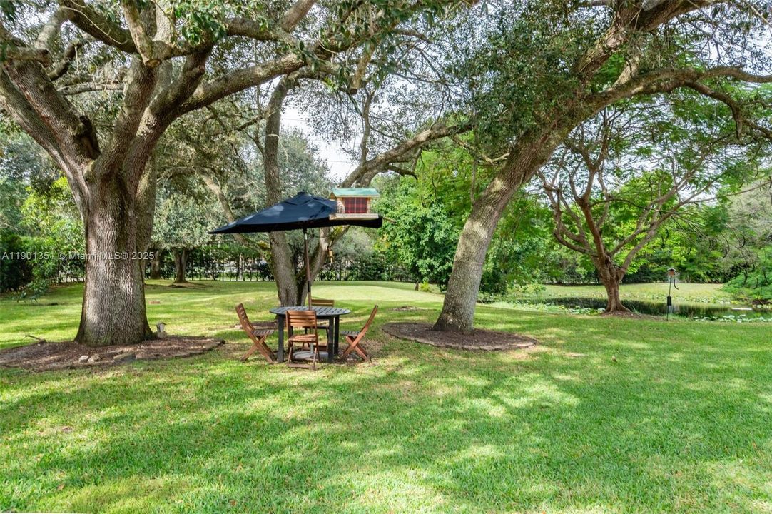 For Sale: $3,699,000 (6 beds, 5 baths, 4625 Square Feet)