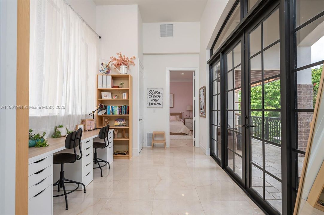 For Sale: $3,699,000 (6 beds, 5 baths, 4625 Square Feet)