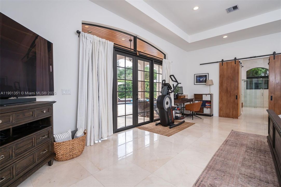 For Sale: $3,699,000 (6 beds, 5 baths, 4625 Square Feet)