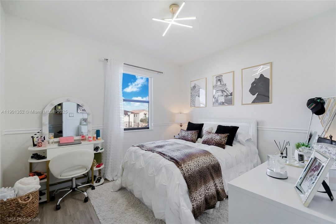 For Sale: $1,070,000 (4 beds, 3 baths, 2548 Square Feet)