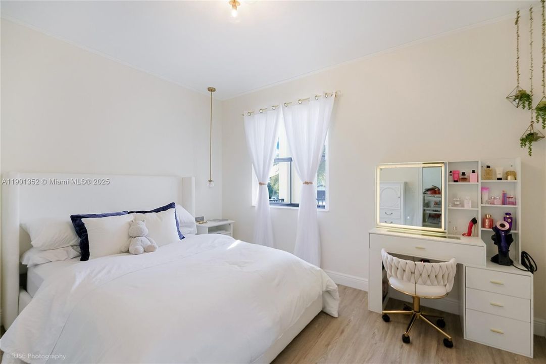 For Sale: $1,070,000 (4 beds, 3 baths, 2548 Square Feet)