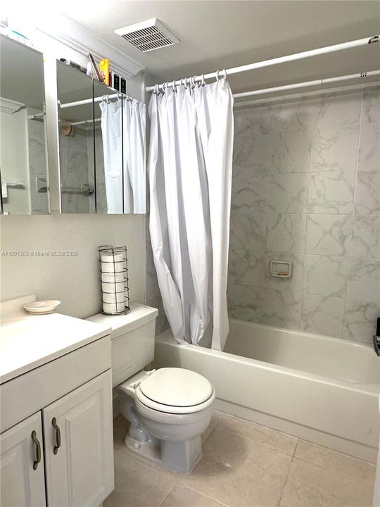 For Sale: $280,000 (2 beds, 2 baths, 760 Square Feet)